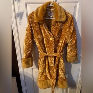 Women's Luxurious Gold Faux Fur Jacket